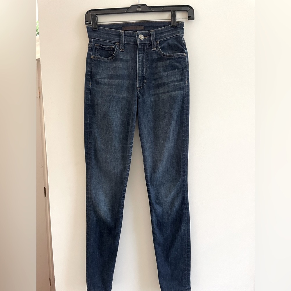 Joe’s jeans skinny jeans. Dark denim. Sz 24.